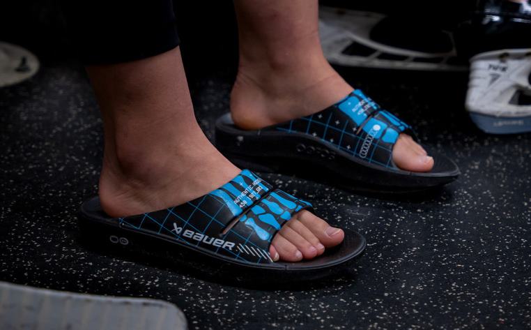 esqueleto bauer 0R40F21 sandalia con tiras limitadas ooahh para mujer OOFOS