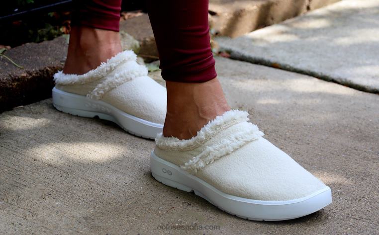 beige 0R40F109 zapato tipo mule oocoozie para mujer OOFOS