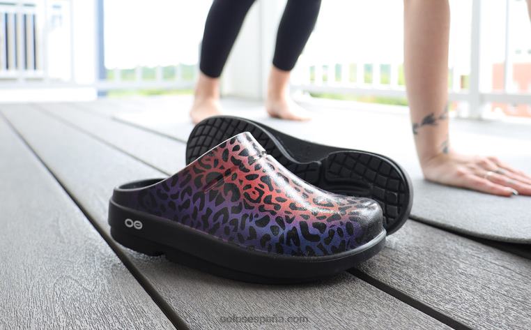 leopardo arcoiris 0R40F98 zuecos oocloog de mujer edición limitada OOFOS